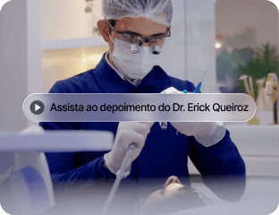 Thumbnail do vídeo: Depoimento do Dr. Erick Queiroz sobre transformação da clínica com Simples Dental
