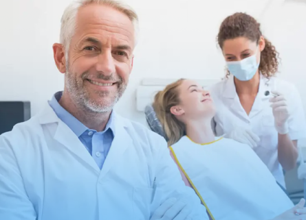 Aposentadoria para dentistas: por que começar a usar um software odontológico agora?